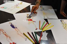 آموزش طراحی لباس با مداد رنگی
